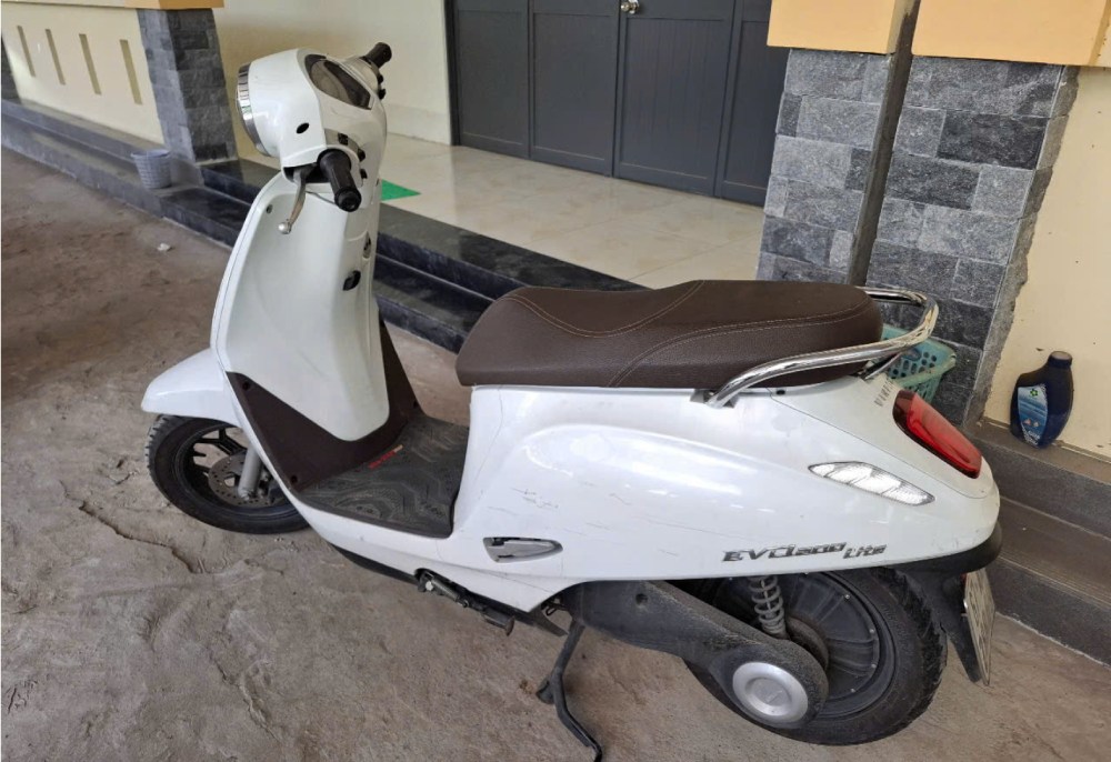 Tang vật là xe máy điện do Trung lấy trộm. Ảnh: Công an cung cấp