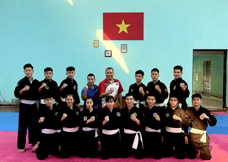 L’equipe vietnamienne de pencak silat se prepare pour les SEA Games 33. Photo : Hoai Viet