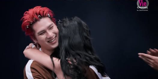 Anh trai say hi Rio. Anh: Nha san xuat