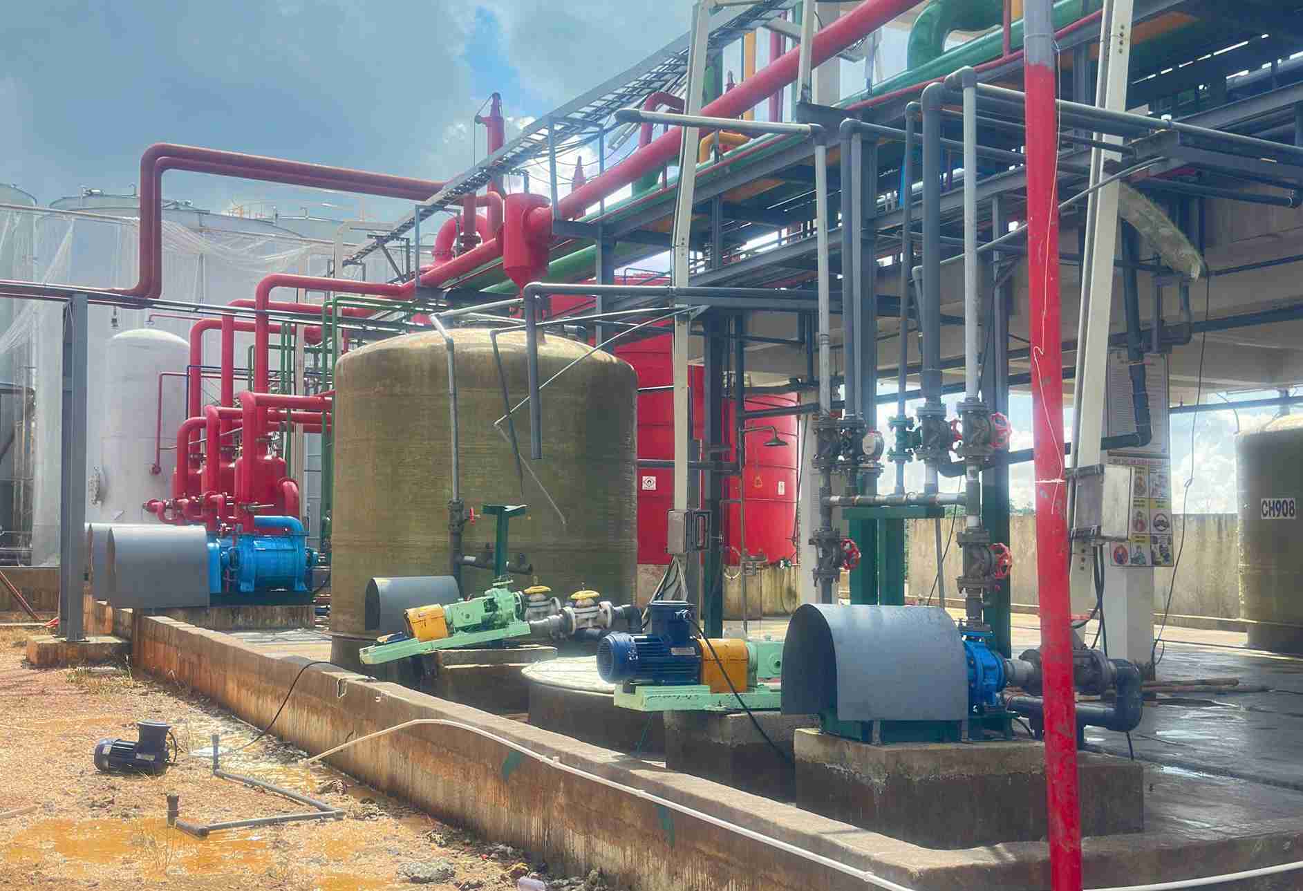 The scene of the acid tank explosion in Lam Dong that killed 2 workers. Photo: Phuc Khanh