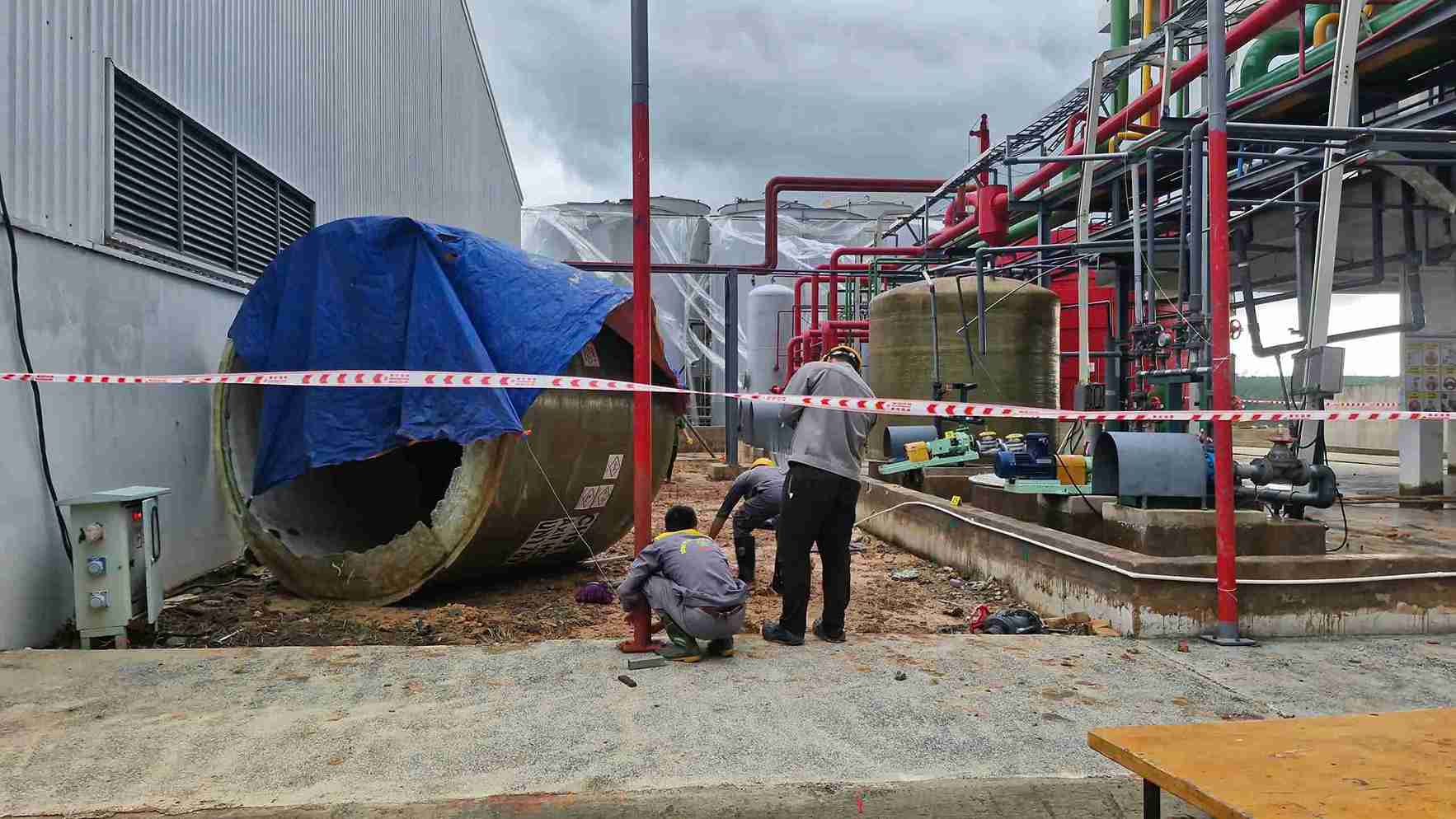 Hien truong vu no bon chua axit khien 2 cong nhan tu vong tai Cong ty HC Bao Lam. Anh: Phuc Khanh