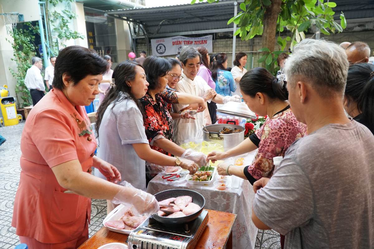 Ngay hoi thu hut dong dao nguoi dan. Anh: Thanh Chan