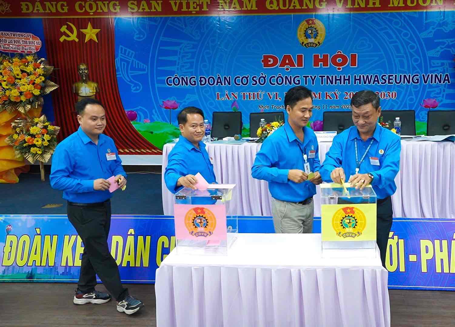 Dai hoi bau Ban chap hanh nhiem ky moi. Anh: Xuan Mai