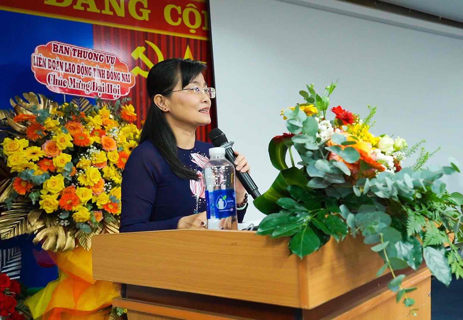 Ba Bui Thi Bich Thuy – Pho Chu tich Thuong truc LDLD tinh Dong Nai phat bieu chi dao Dai hoi. Anh: Xuan Mai