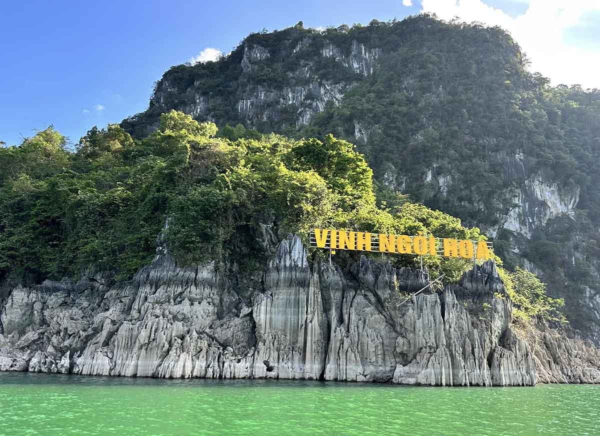 Mas de 16 67 hectareas de tierra forestal en la comuna de Muong Hoa (comuna de Suoi Hoa distrito antiguo de Tan Lac) seran transferidas para fines de uso de la tierra para proyectos turisticos y de resorts. Foto: Linh Anh.