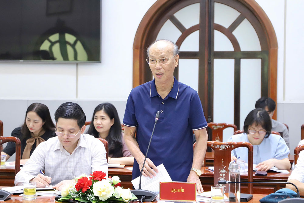 教授。トラン・ゴック・ズオン博士 - ベトナム祖国戦線中央委員会民主法諮問委員会委員長。写真: ミン・ヒエン