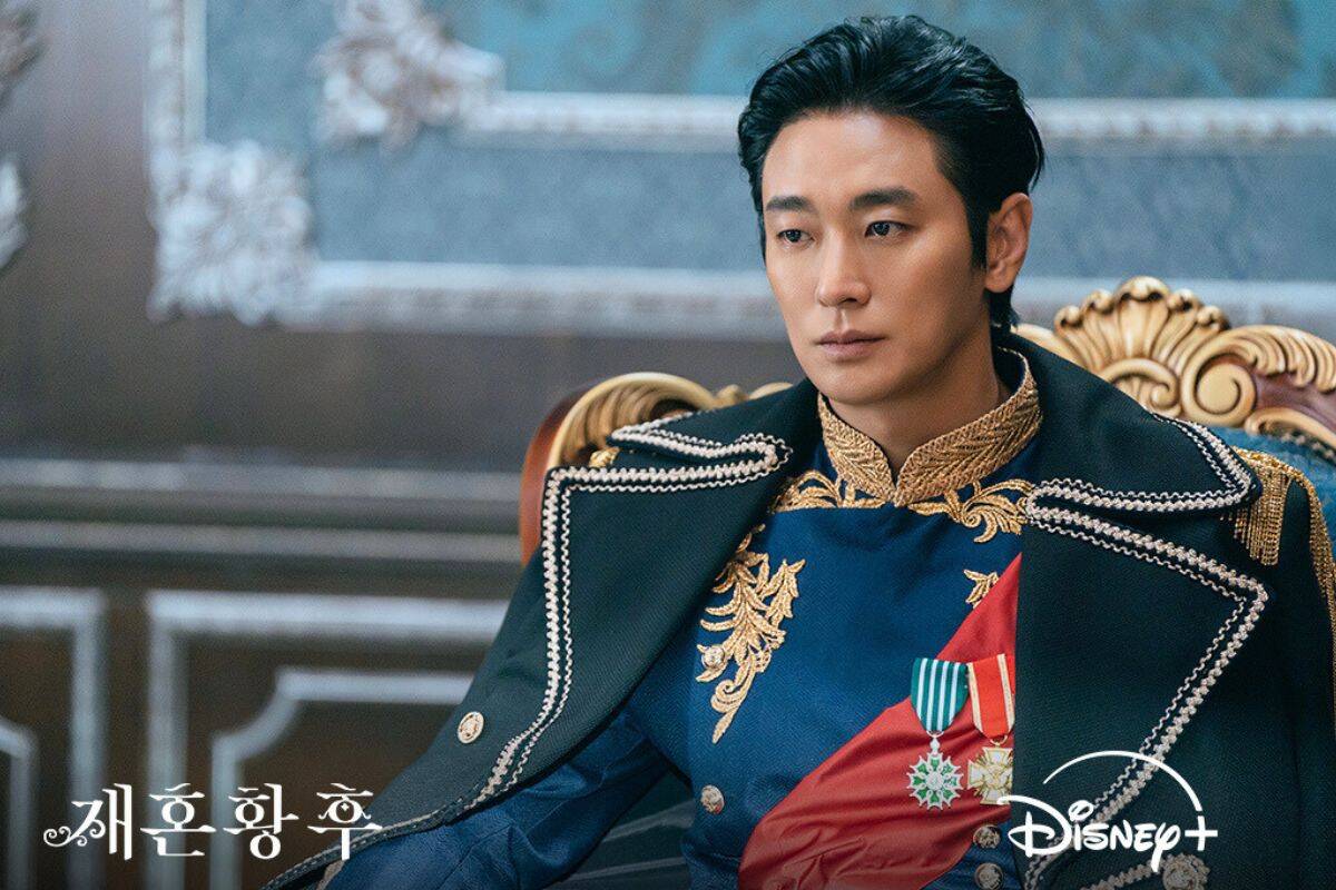 映画「王妃の再婚」のチュ・ジフンさん。写真：メーカー