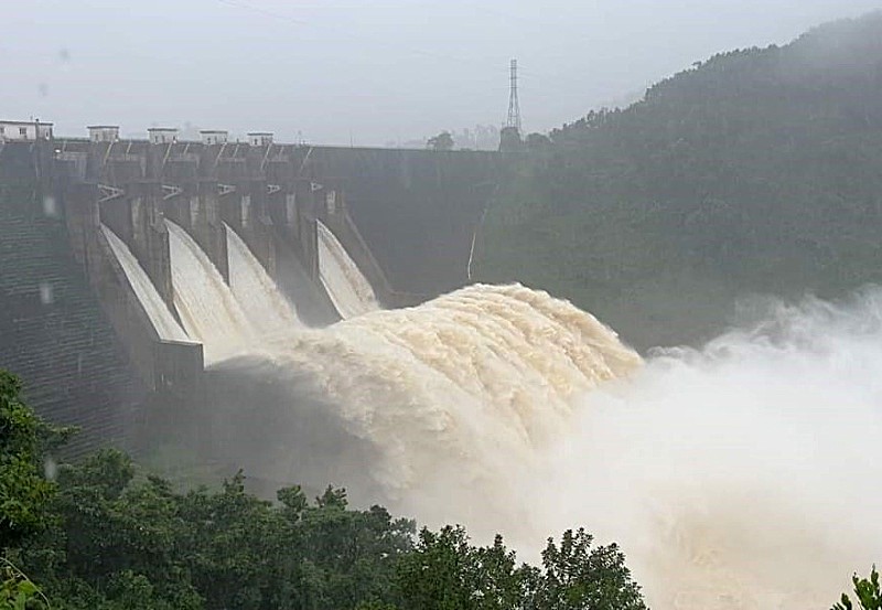 Da Nang chuan bi ung pho dot mua lu keo dai, loat ho thuy dien ha muc nuoc khan cap. Anh: Nguyen Hoang