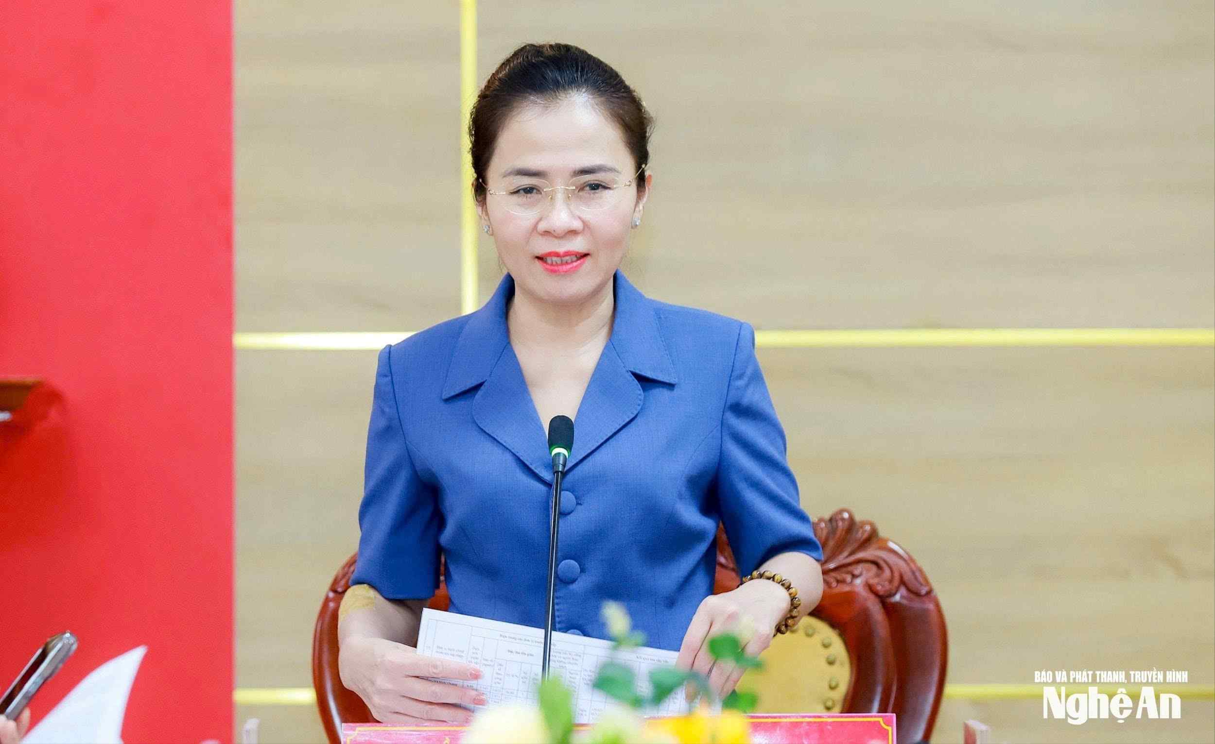 Sra. Vo Thi Minh Sinh – Subsecretaria del Comite Provincial del Partido Provincial Presidente del Comite del Frente de la Patria de la provincia de Nghe An. Foto MTTQ de la provincia de Nghe An