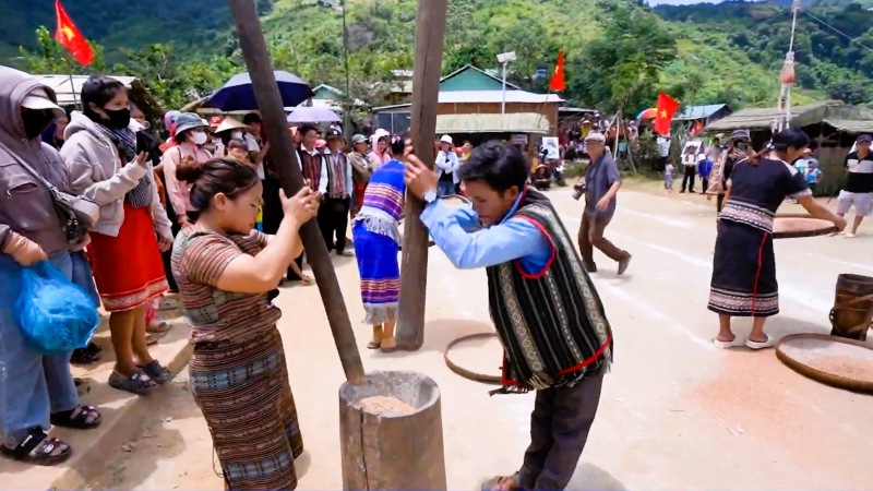 Da Nang highlands overcome difficulties after natural disasters, enjoy a national festival
