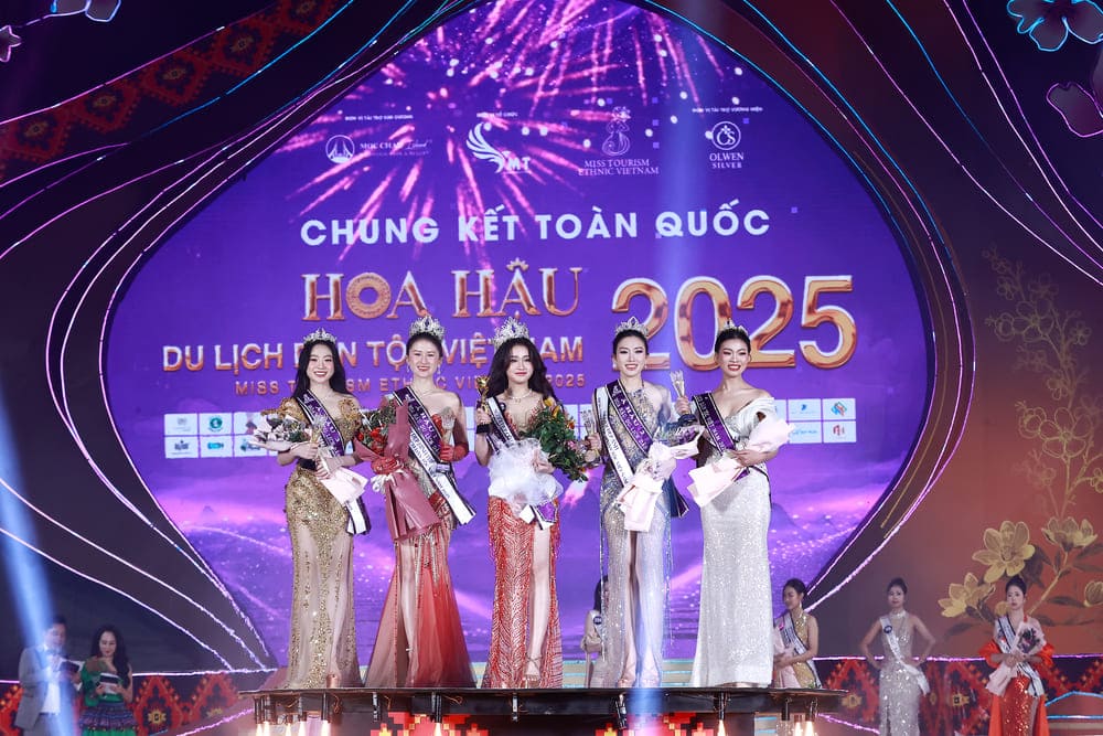 The final night of the "Miss Ethnic Tourism Vietnam 2025" contest found the best contestant. Photo: Organizing Committee