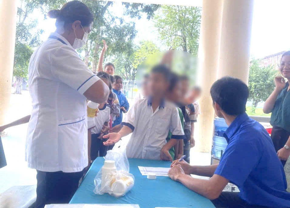 Niños en la comuna de Buon Don provincia de Dak Lak reciben atencion y atencion medica periodica. Foto: Bao Lam