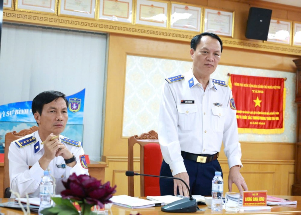 Colonel Luong Dinh Hung - Commandant adjoint du ministere de la Justice de la Garde cotiere. Photo : Duc Tinh