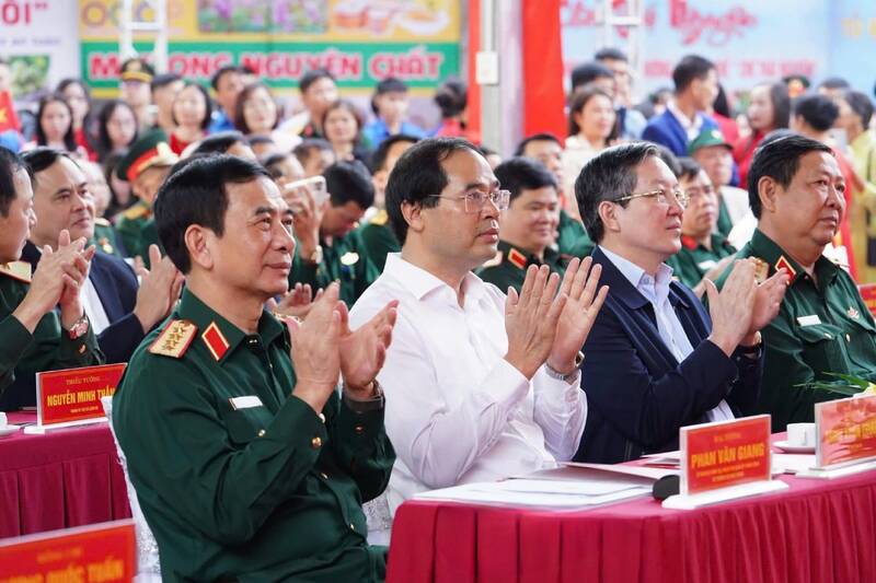 Cac dai bieu du Ngay hoi Dai doan ket toan dan toc tai To dan pho Dong. Anh: Thai Nguyen GOP