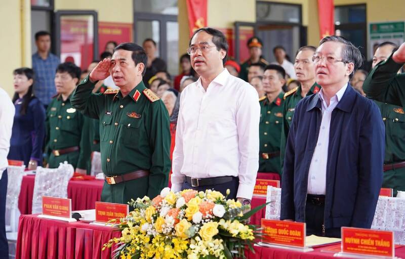 Dai tuong Phan Van Giang du Ngay hoi Dai doan ket tai Thai Nguyen. Anh: Thai Nguyen GOP