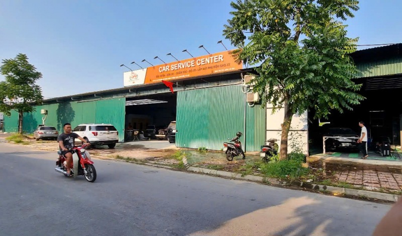 Đất nông nghiệp, đất công bị sử dụng sai mục đích. Ảnh: Quang Trường