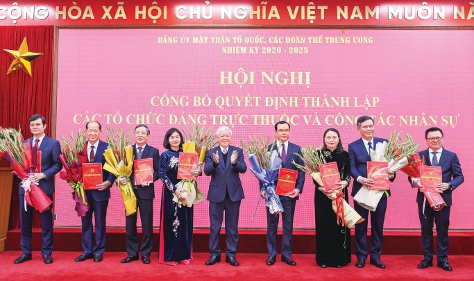 Hoi nghi cong bo Quyet dinh thanh lap cac to chuc Dang truc thuoc va cong tac nhan su cua Dang uy Mat tran To quoc, cac doan the Trung uong nhiem ky 2020 - 2025. Anh: Hai Nguyen