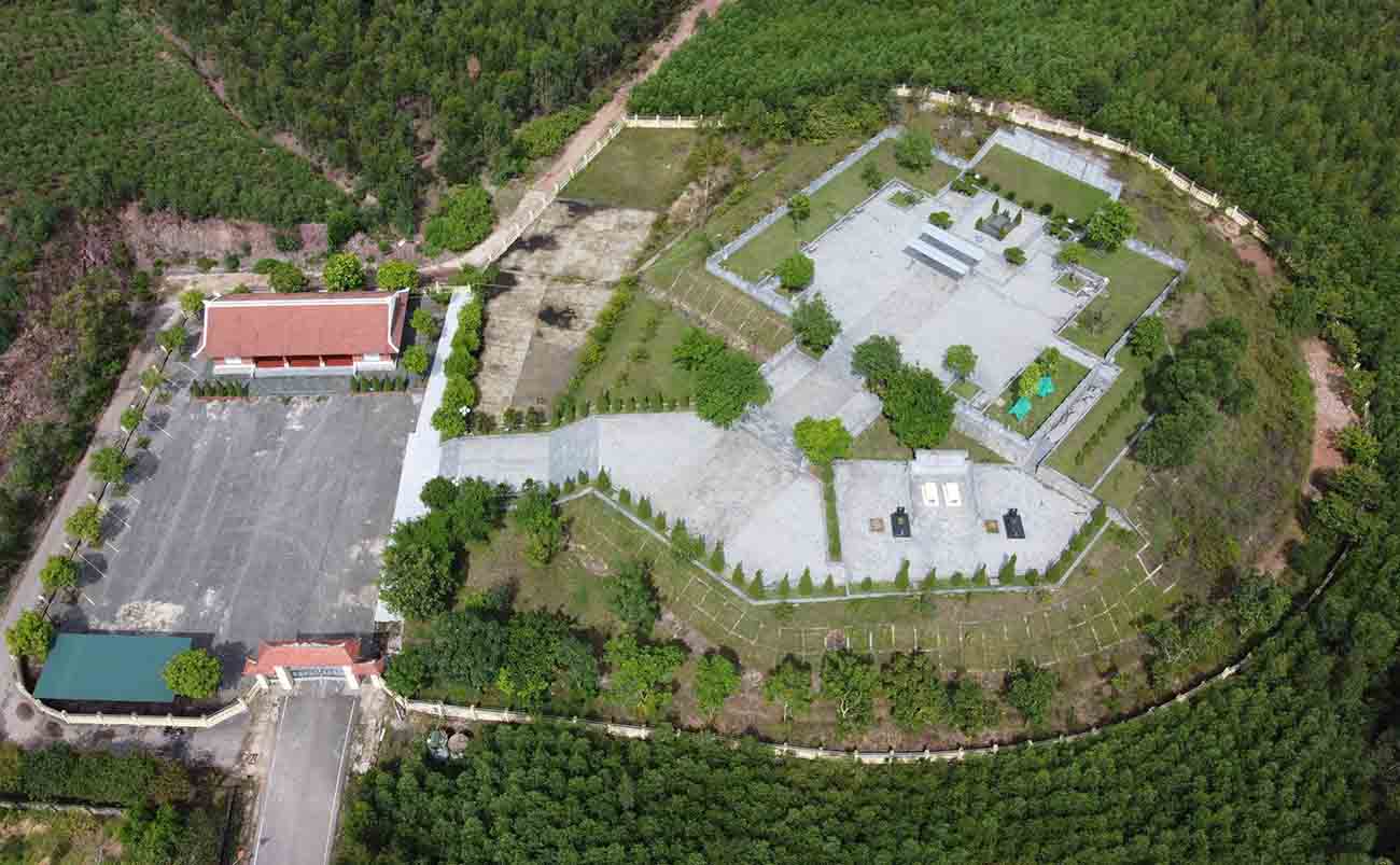 The tomb and memorial area of the late General Secretary Ha Huy Tap are being restored and embellished with a total cost of more than 49 billion VND. Photo: Quang Tuan.