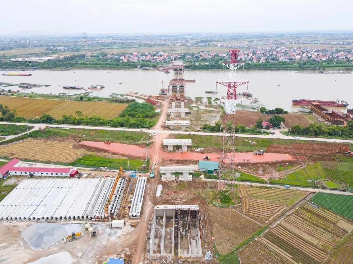 Cầu Kênh Vàng nối Bắc Ninh - Hải Phòng có chiều dài hơn 13km. Ảnh: Vân Trường