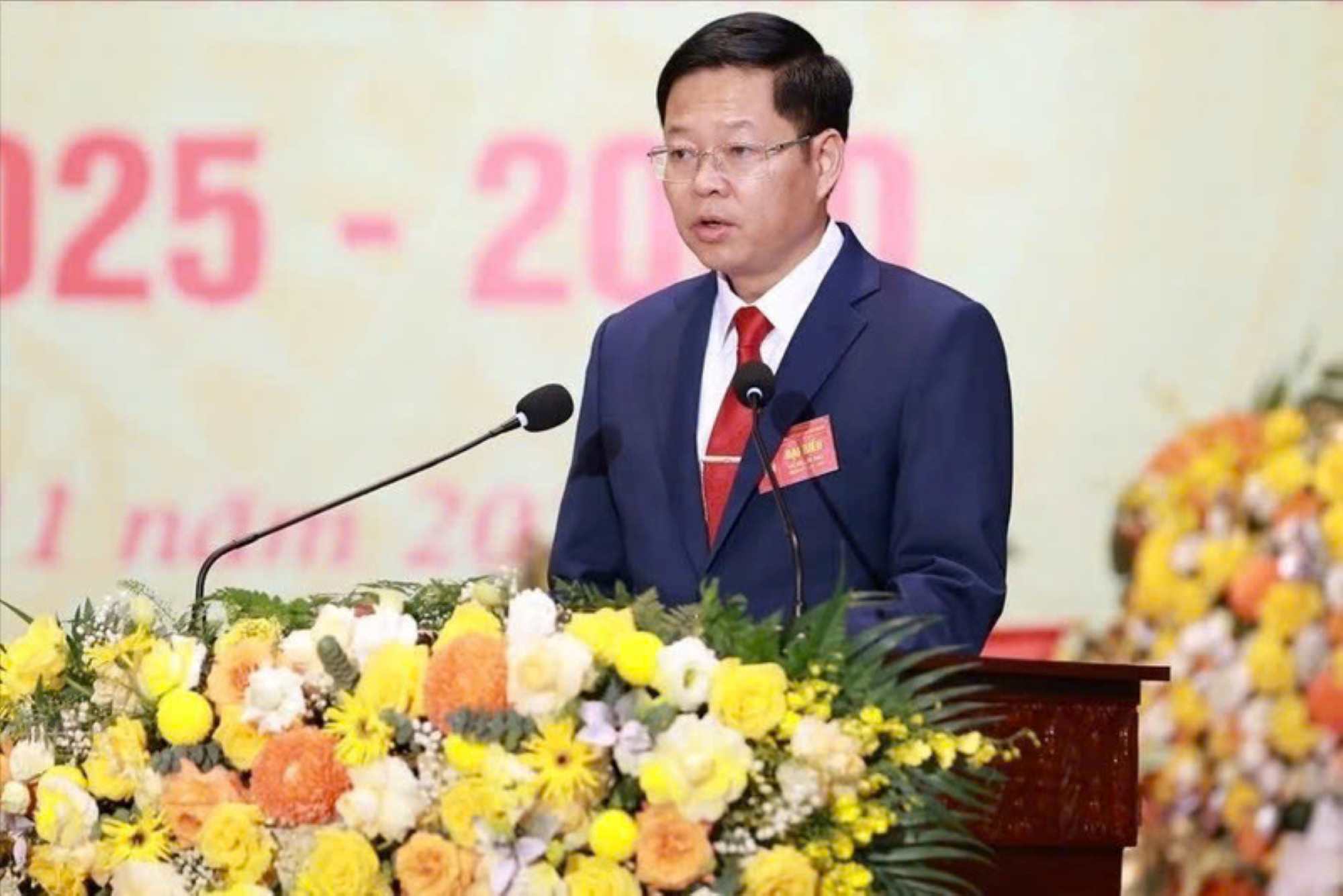 Dinh Quang Tuyen 씨 - Thai Nguyen성 당위원회 부서기 Thai Nguyen성 조국전선위원회 위원장. 사진 Thai Nguyen성 조국전선