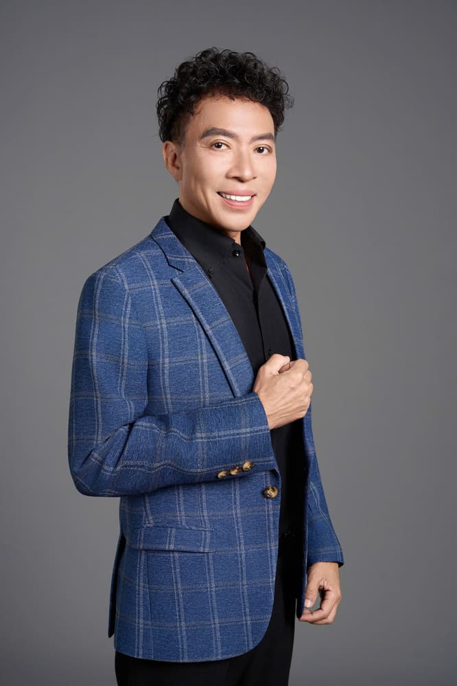 NSUT Viet Hoan khoi xuong va dan dung chuong trinh “Mua cua yeu thuong“. Anh: Nhan vat cung cap 