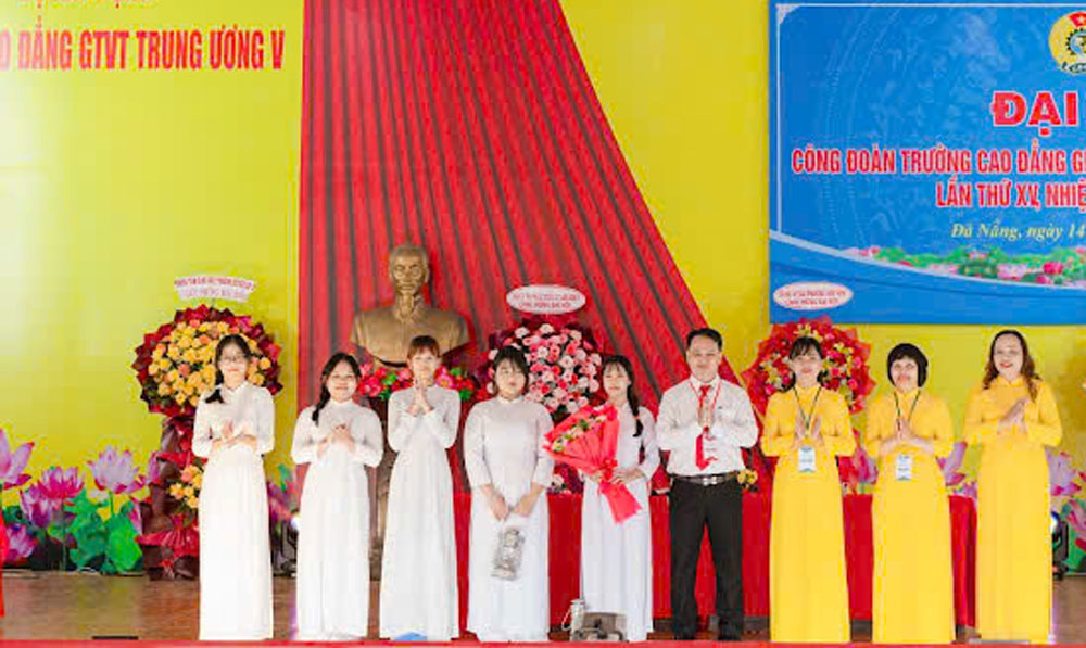 El Sindicato de Base de la Universidad Central de Transporte V organiza la XV Asamblea General para el mandato 2025-2030. Foto: Sindicato de Da Nang