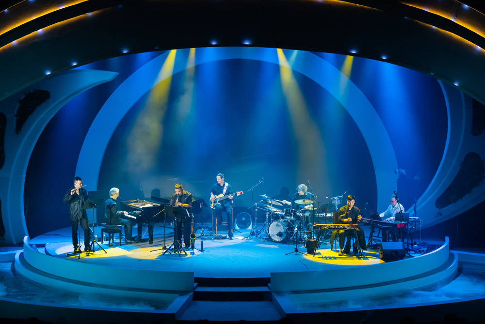 국제 재즈 콘서트 - IMMERSED 전시회 및 음악의 밤. 사진: 조직위원회.