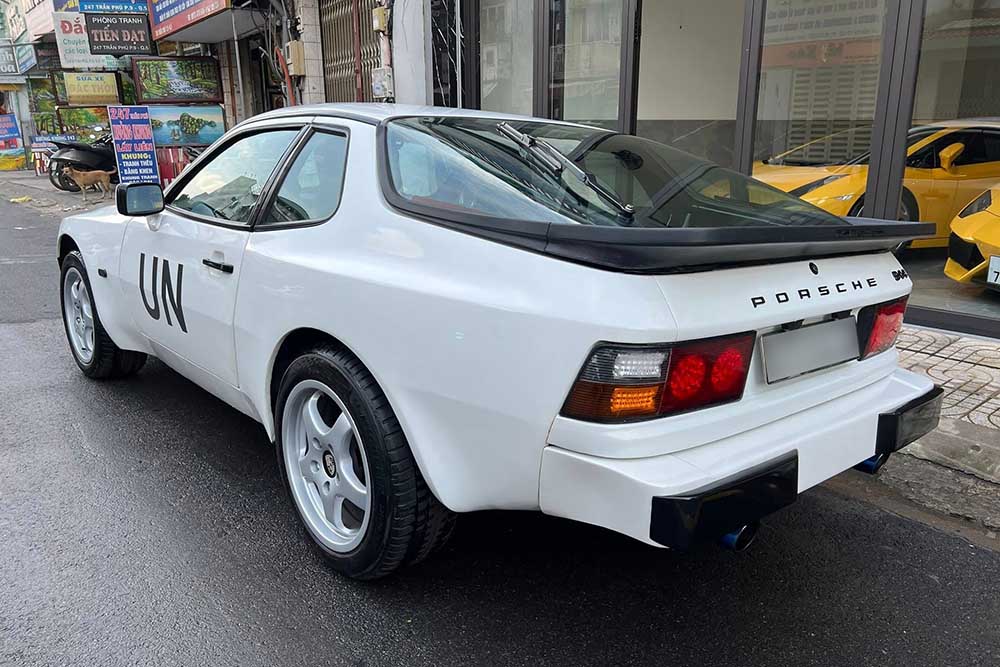 El raro Porsche 944 en Vietnam con muchos detalles modificados de manera diferente. Foto: Liem Nguyen