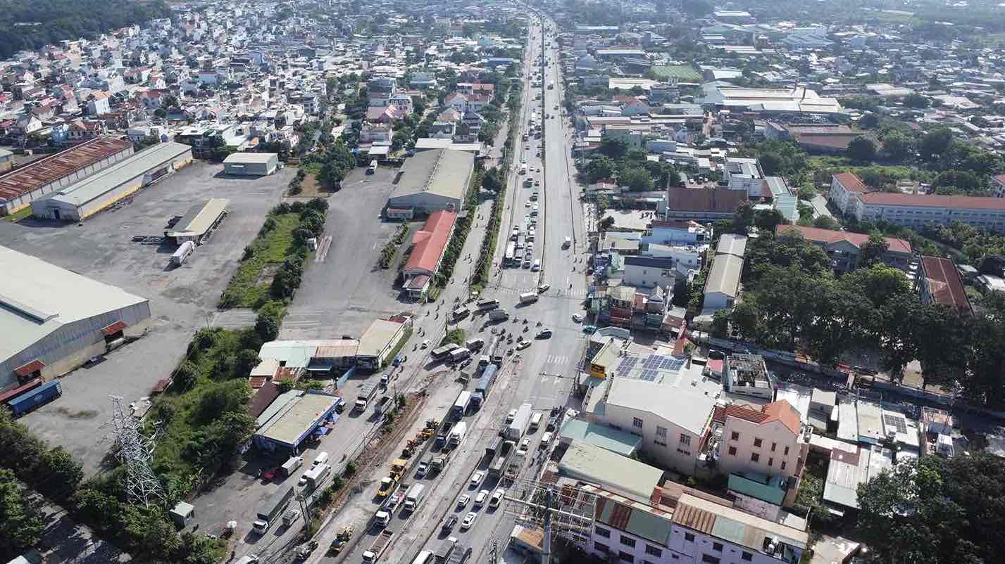 Carretera nacional 51 tramo que atraviesa la provincia de Dong Nai. Foto: HAC