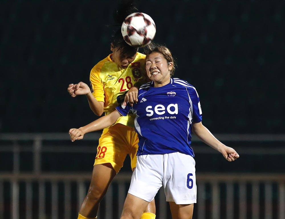 Doan quan cua huan luyen vien Nguyen Hong Pham lien lien tiep bo lo co hoi du co the tran ap dao hon.