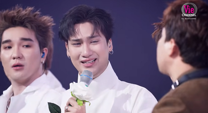 RiO bat khoc khi tam su ve me. Anh: Nha san xuat