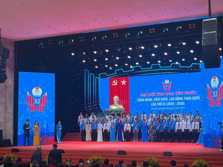 ディエンビエン医療センターとタムズン茶業投資開発合資会社（ライチャウ）の草の根労働組合は、労働者と労働官僚の愛国的模倣の第11回全国大会に出席できたことを光栄に思います。写真: ハン・グエン