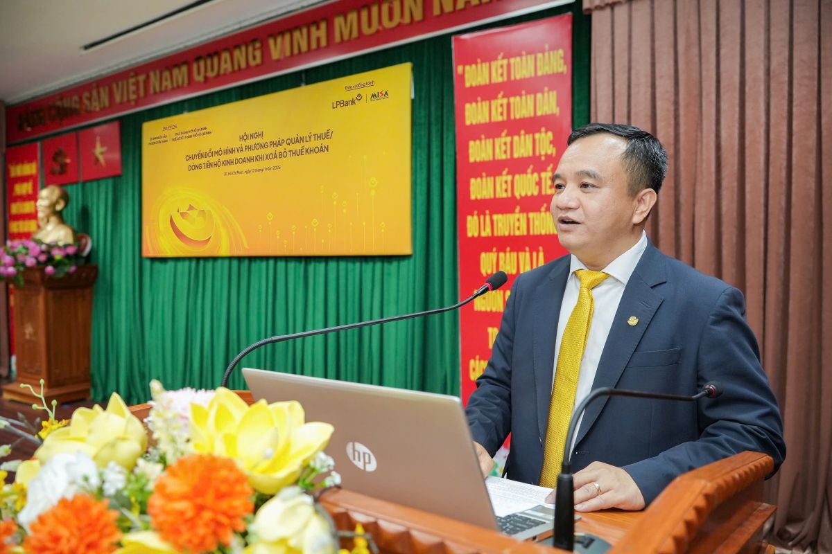 Ong Dang Cong Hoan – Pho Tong Giam doc kiem Giam doc Ngan hang Ban le LPBank phat bieu tai su kien