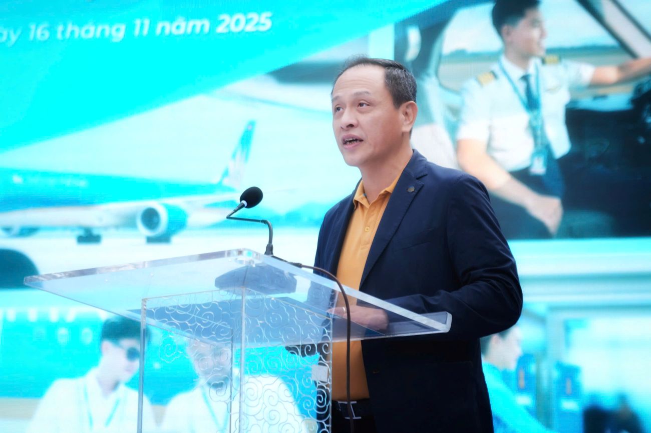 Anh: Vietnam Airlines