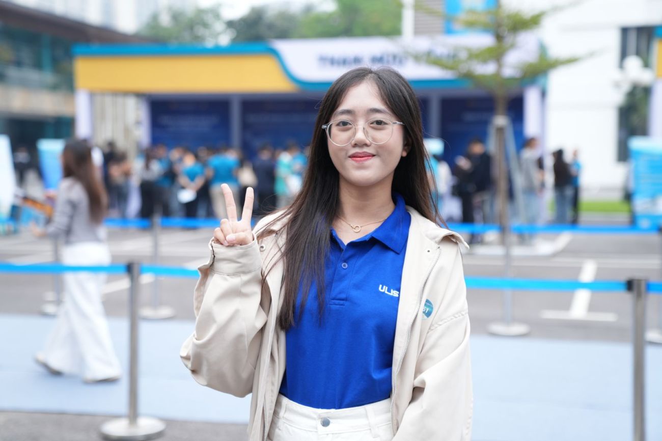 Anh: Vietnam Airlines