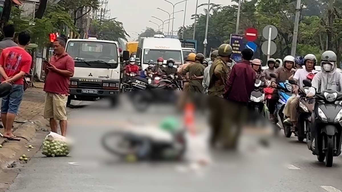 Escena de la muerte de la mujer en la calle Phu Loi en Ciudad Ho Chi Minh. Foto: Dinh Trong