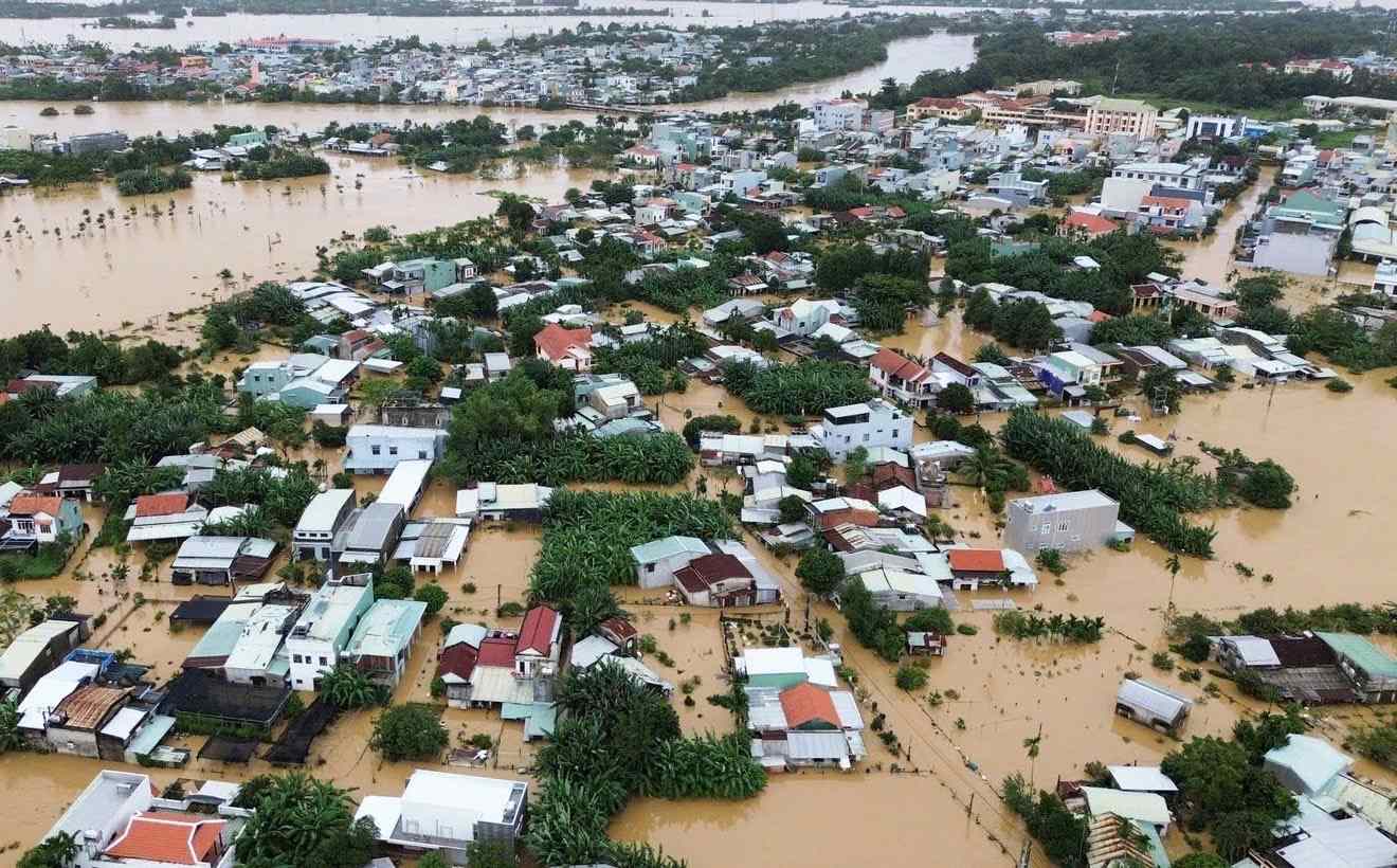 Uy ban MTTQVN thanh pho Da Nang phat dong Thang hanh dong vi nhan dan vung thien tai, to chuc cac hoat dong thiet thuc de giup do, se chia cho dong bao vung bi thien tai. Anh: MTTQVN Da Nang