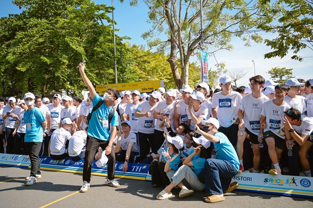 Khong khi hao hung truoc gio xuat phat. Anh: BTC S-Race Can Tho