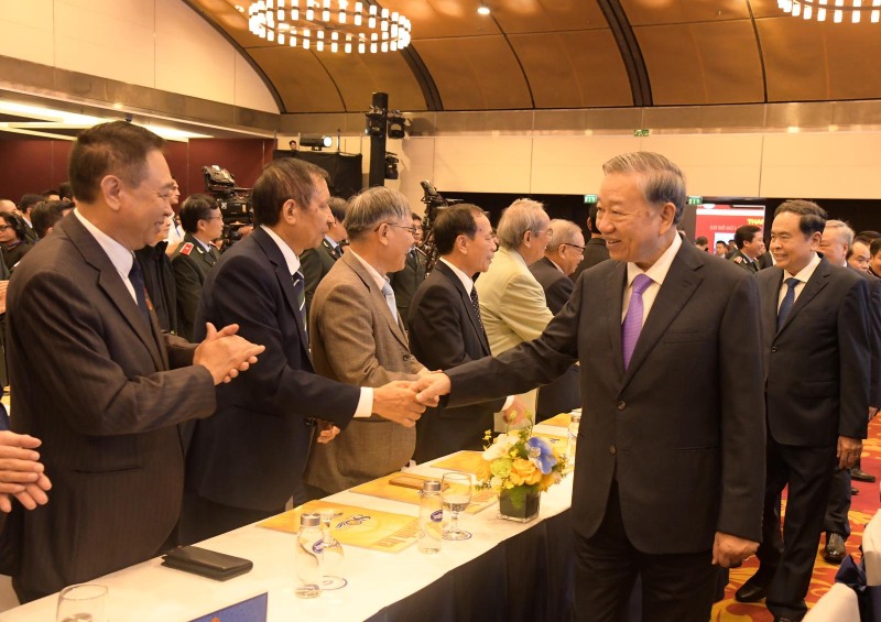 Tong Bi thu To Lam va cac dai bieu tham du le ky niem. Anh: Thanh tra Chinh phu