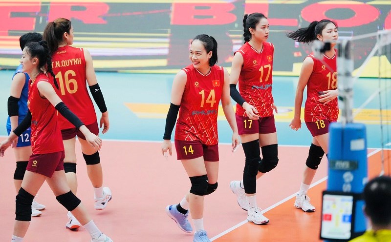 베트남 여자 배구 대표팀은 빈롱에서 훈련한 후 태국으로 갈 것입니다. 사진: VFV