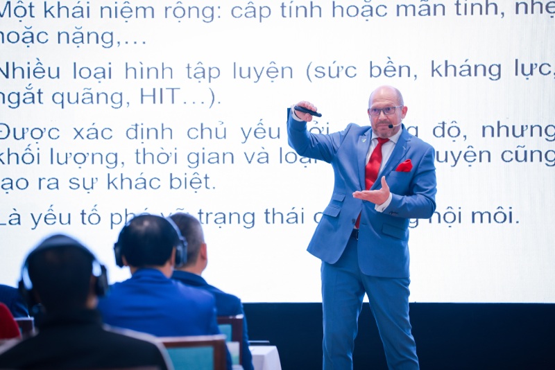 Chuyen gia cung cap cac kien thuc ve dinh duong, phuc hoi, cham soc suc khoe cho van dong vien. Anh: TTVN