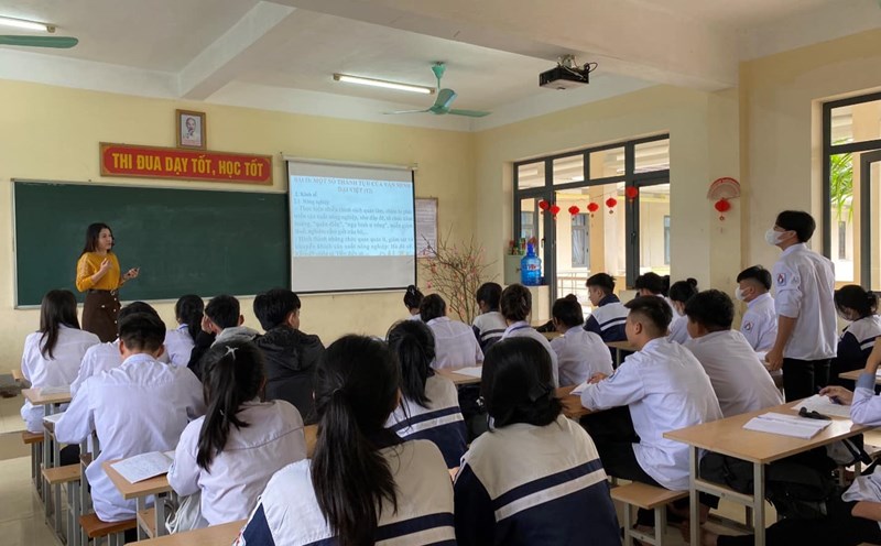 Current salary and treatment policies make many teachers worried