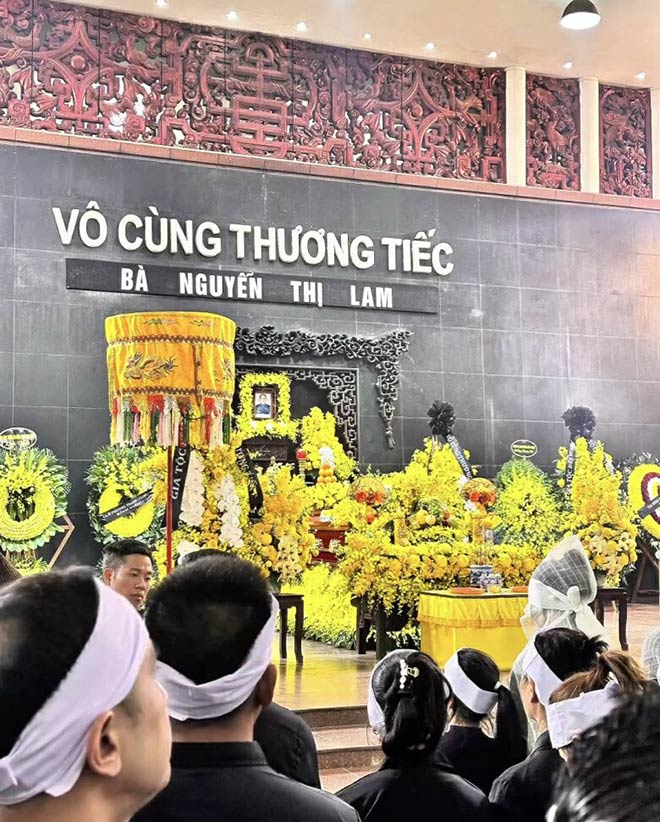 Tang le me cua ca si Tuan Hung. Anh: Manh Giau