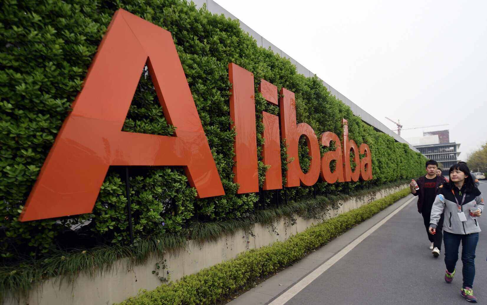 Alibaba has launched a free AI app to compete with other Chinese AI giants like DeepSeek. Photo: Xinhua
