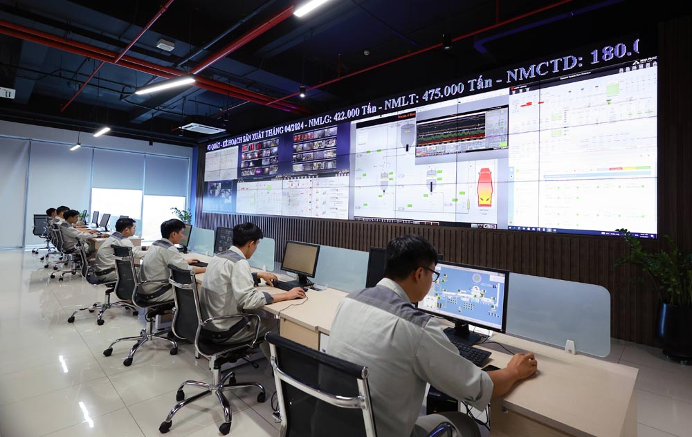 Huong ung cac phong trao thi dua do to chuc Cong doan phat dong, doan vien, nguoi lao dong tich cuc thi dua lao dong gioi, lao dong sang tao. Anh: Hai Nguyen