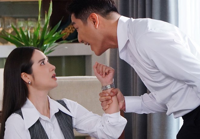 Huyền Lizzie “Cách em 1 milimet”: Tôi sống sung túc, đủ đầy