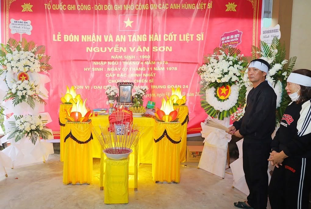 Liet sy Nguyen Van Son tro ve que huong sau 47 nam hi sinh. Anh: Kieu Hoa.