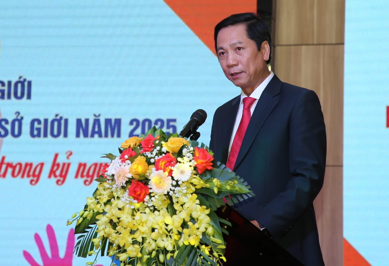 Mr. Hoang Nam - Permanent Vice Chairman of the People's Committee of Quang Tri province said that in the coming time, the province will aim to build a safe digital space for women and girls. Photo: Cong Sang