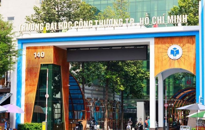 Officials, civil servants, and employees of Ho Chi Minh City University of Industry and Trade will receive the same Lunar New Year bonus in 2026. Photo: School