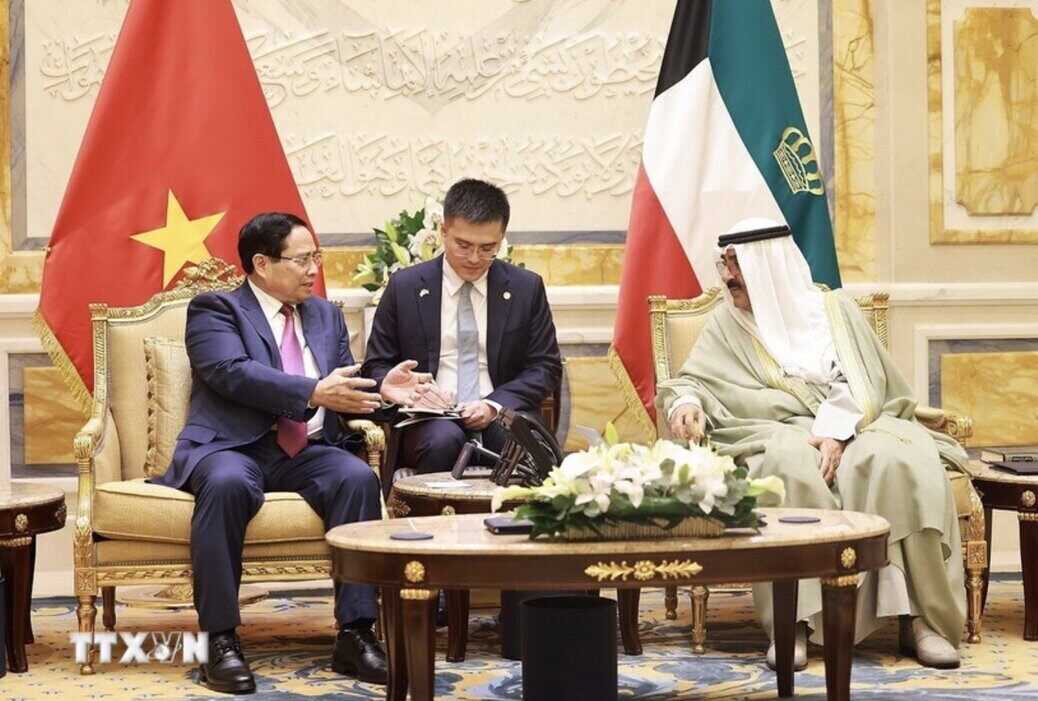 Politburo member and Prime Minister Pham Minh Chinh met with Kuwait King Sheikh Meshal Al-Ahmad Al-Jaber Al-Sabah. Photo: VNA